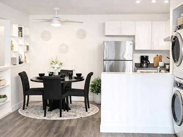 Apartments on Estabrook St · San Leandro photo 2