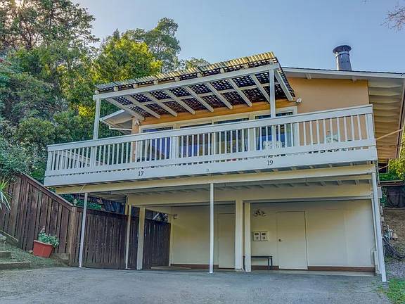 2BR/2BA Duplex on Thomas Ct · San Rafael photo 2