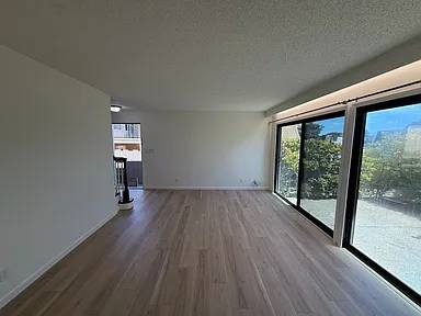 Townhouses on Richmond Dr · Millbrae photo 2