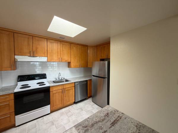 2BR/2BA Apartment · San Francisco photo 2