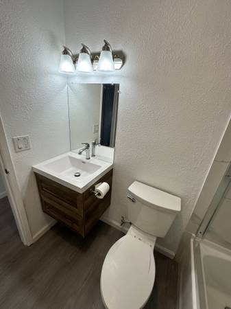 2BR/1BA Duplex on Gilchirst Dr · San Jose photo 5