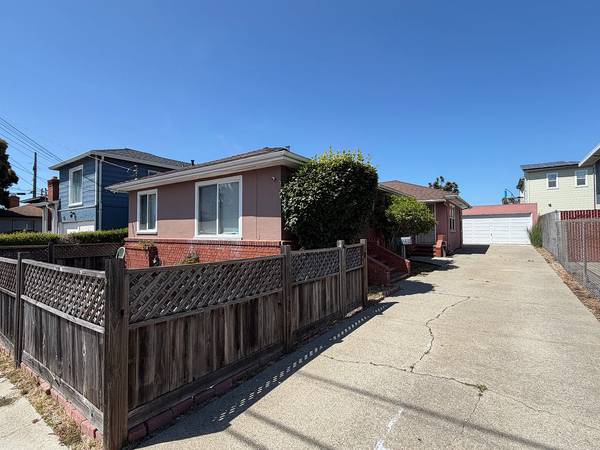 2BR/1BA Duplex on Barrett Ave · Richmond photo 2