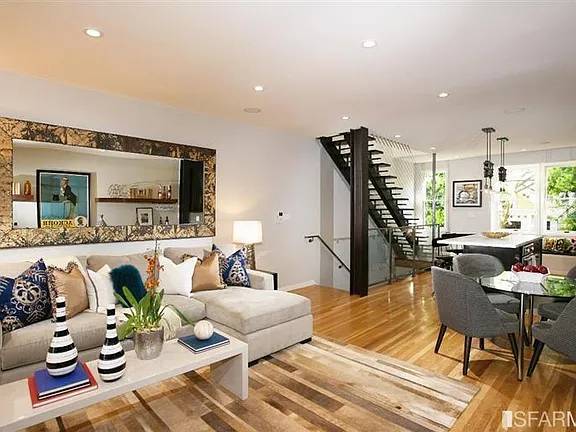 2BR/2BA Townhouse on Laussat St · San Francisco photo 3
