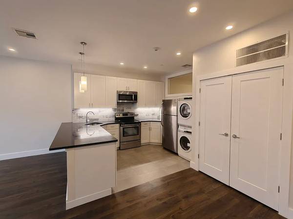 1BR/1BA Apartment on Eagle St · Albany photo 2