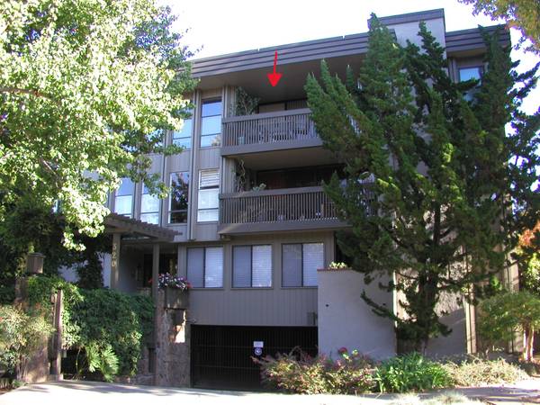 2BR/2BA Condo · Menlo Park photo 4