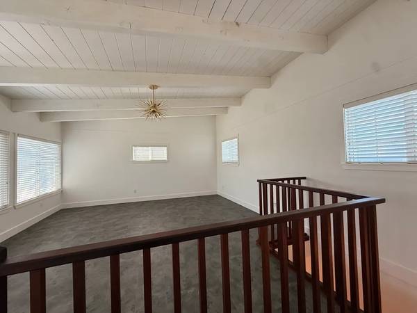 3BR/2BA Single Family House on Topaz St · Capitola photo 5