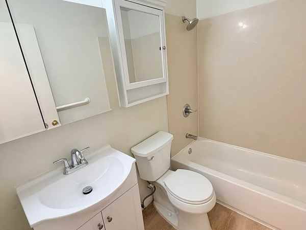 2BR/1BA Apartment · San Francisco photo 3