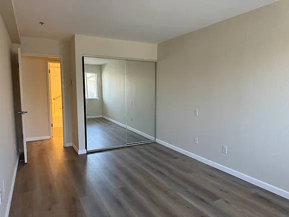 BROADWAY MANOR photo 4
