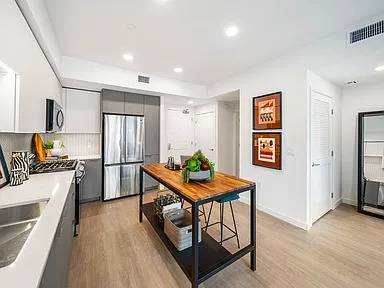 4510 Hubbard St Emeryville, CA 94608 photo 4