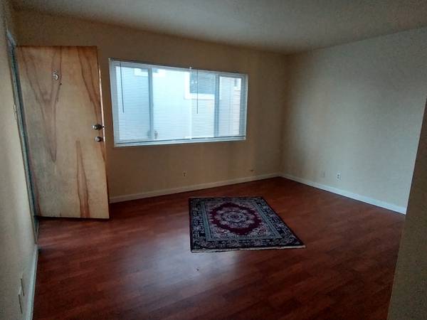 Apartments on 6th Ave · Oakland photo 4