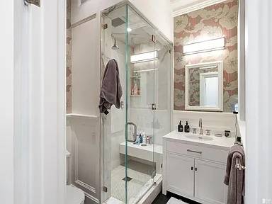 2BR/2BA Apartment on Sacramento St · San Francisco photo 4