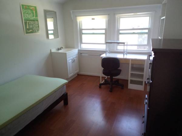Apartment · Berkeley photo 2