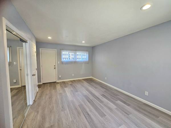 Apartments on Topeka Ave · San Jose photo 3