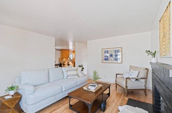 1BR/1BA Single Family House on Opal St · Capitola photo 2
