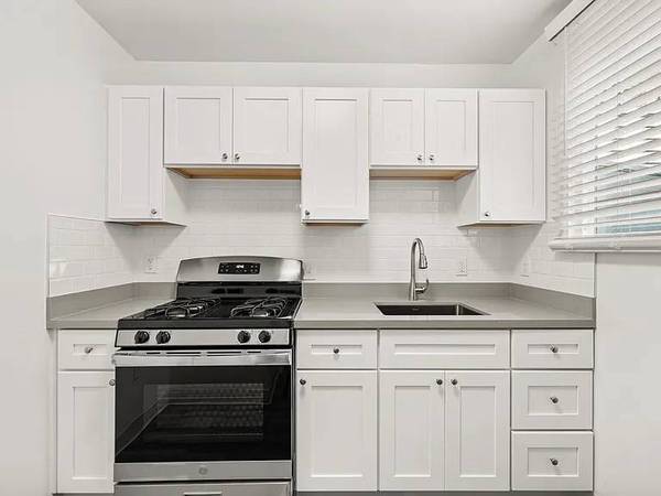 2BR/1BA Apartment · Daly City photo 5