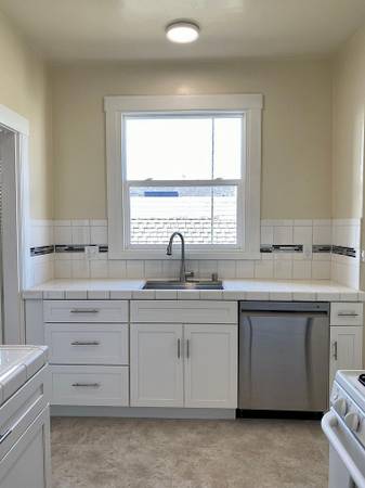 2BR/1BA Apartment · San Francisco photo 3