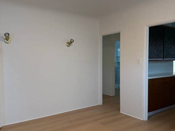 2BR/2BA Duplex on Ximeno Ave · Long Beach photo 2