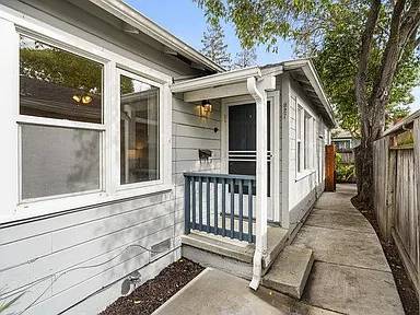 2BR/1BA Single Family House on Roosevelt Ave · Redwood City photo 2