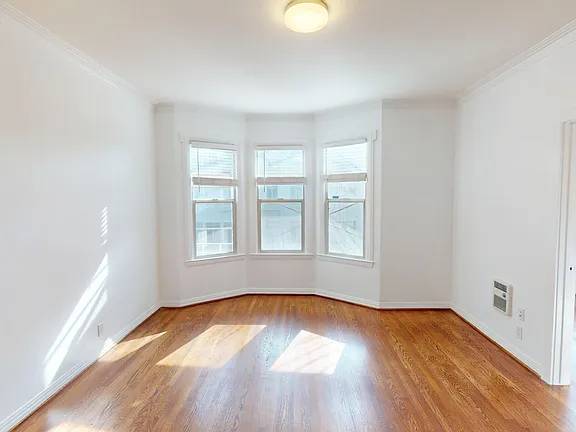 2BR/1BA Apartment on N Point S · San Francisco photo 3