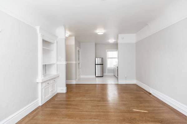 1025 POST Apartments photo 3