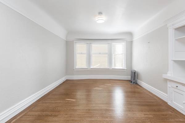 1025 POST Apartments photo 4