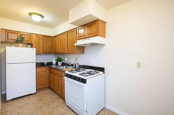 1BR/1BA Apartment · Fairfield photo 3