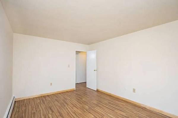 1BR/1BA Apartment · Fairfield photo 2