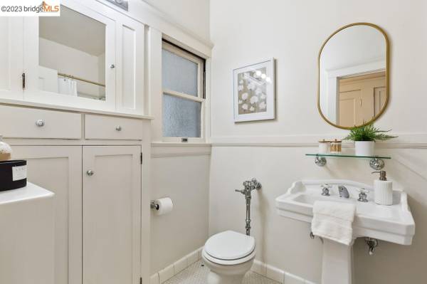 1BR/1BA Condo on Garber St · Berkeley photo 4