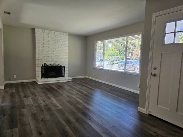 3BR/2BA Apartment · Campbell photo 4