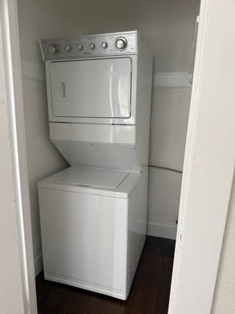 0BR/1BA Apartment · Oakland photo 3