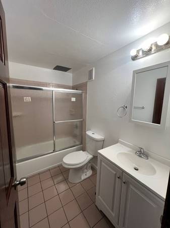 2BR/2BA Apartment · Oakland photo 5