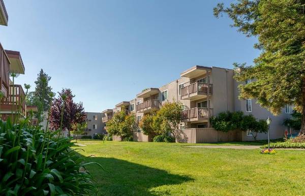 Apartments on Paseo Padre Pkwy · Fremont