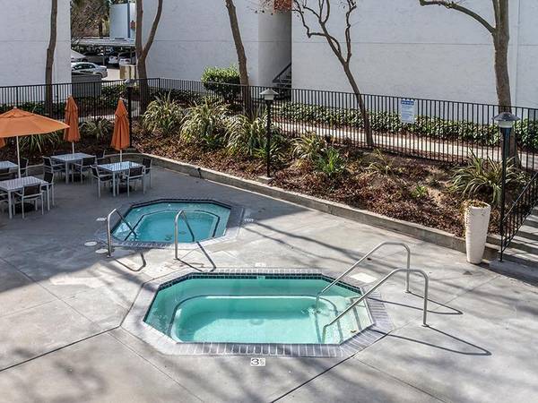 Apartments on Kiely Blvd · San Jose photo 2