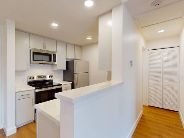 Apartments on Mansion Park Dr · Santa Clara