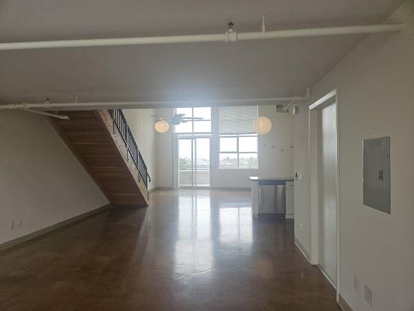 Apartments on Telegraph Avenue · Oakland photo 4