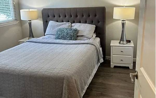 2BR/1BA Apartment · San Mateo photo 4