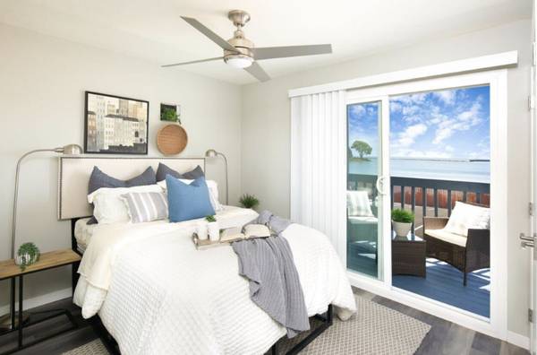 Apartments on Central Avenue · Alameda
