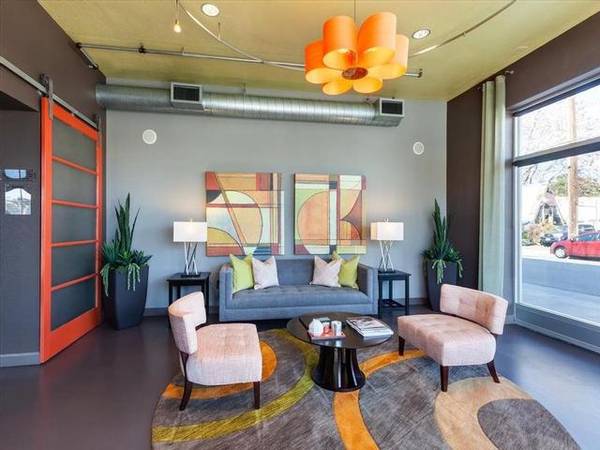 Apartments on W San Carlos St. · San Jose photo 4