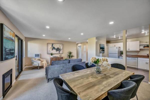 2BR/2BA Apartment · San Mateo photo 5