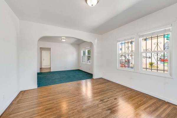 2BR/1BA Apartment · Oakland photo 2