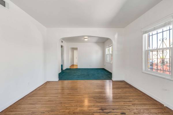 2BR/1BA Apartment · Oakland photo 3