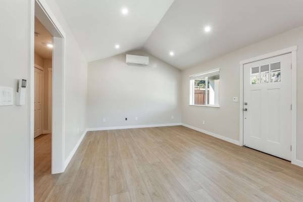 2BR/2BA Apartment · Danville photo 5