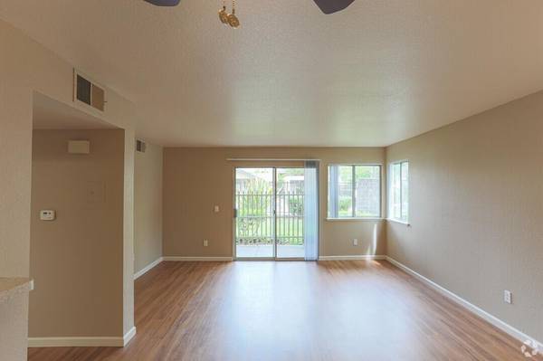 Apartments on Meadow Way · Santa Rosa photo 5