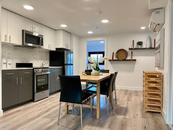 Apartments on Market Street · Oakland photo 3