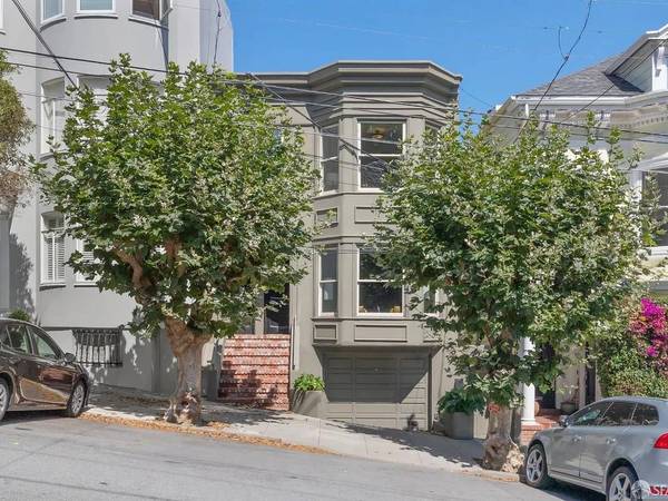 2BR/2BA Condo on Chestnut St · San Francisco