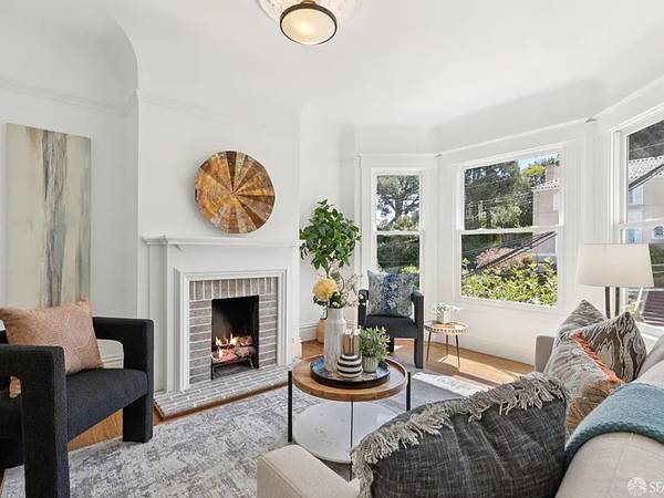 2BR/2BA Condo on Chestnut St · San Francisco photo 2