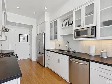 2BR/2BA Condo on Chestnut St · San Francisco photo 3