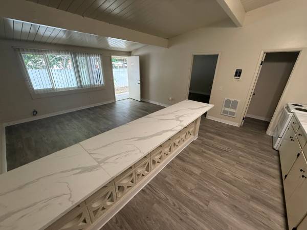 1BR/1BA Apartment on Easy Street · Mountain View photo 2