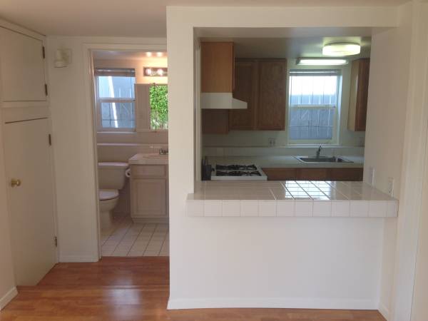1BR/1BA In Law Adu · Oakland photo 5