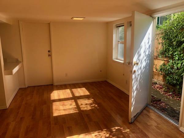1BR/1BA In Law Adu · Oakland photo 2